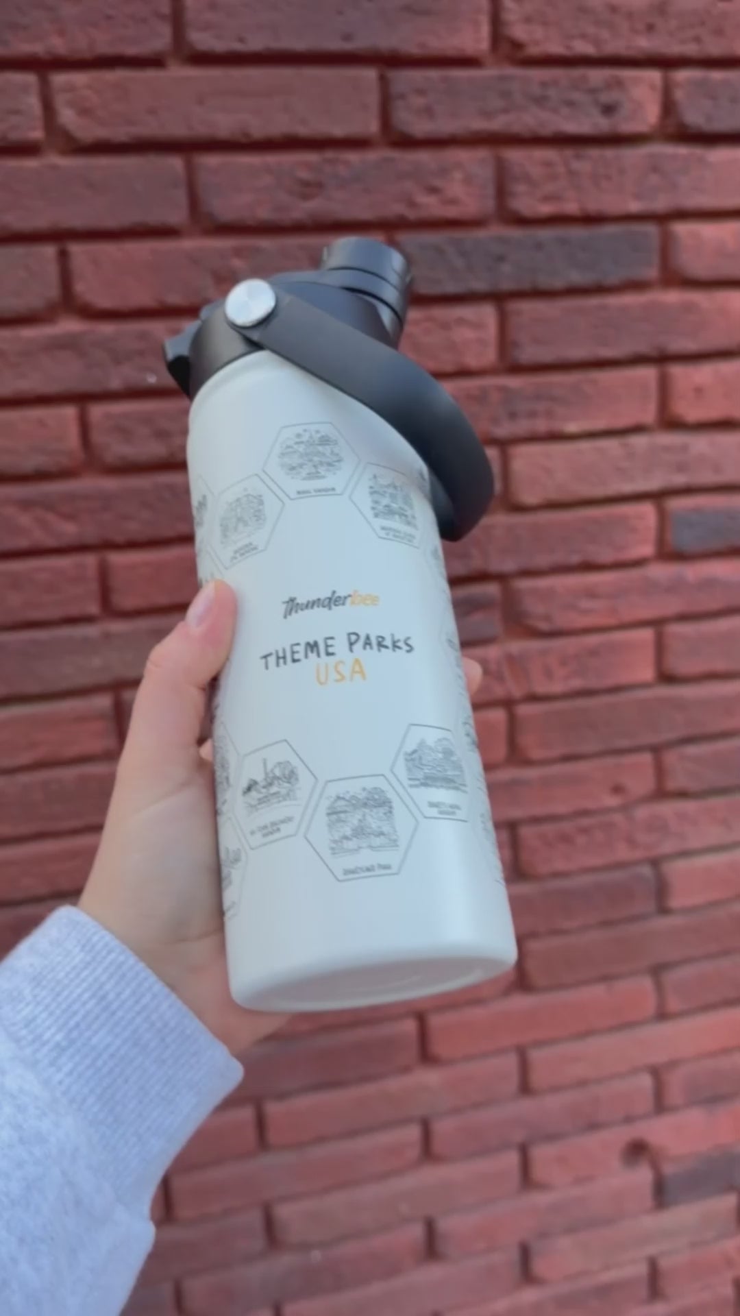 USA theme park bottle + stickers